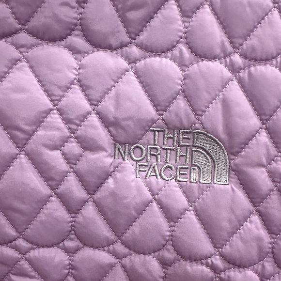 The North Face NF Lavender Quilted Coat XL Women’s Pristine Bomber Style Jacket - Picture 2 of 10